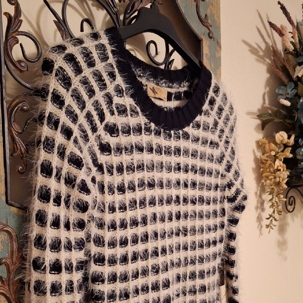 Katsumi Geometric Black & White Crew Neck Sweater. NWOT Size M/L - Picture 4 of 9
